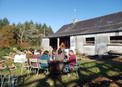 Déjeuner au soleil derrière les communs, novembre 2021